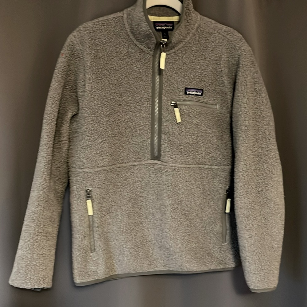 Patagonia gray 1/2 zip fleece